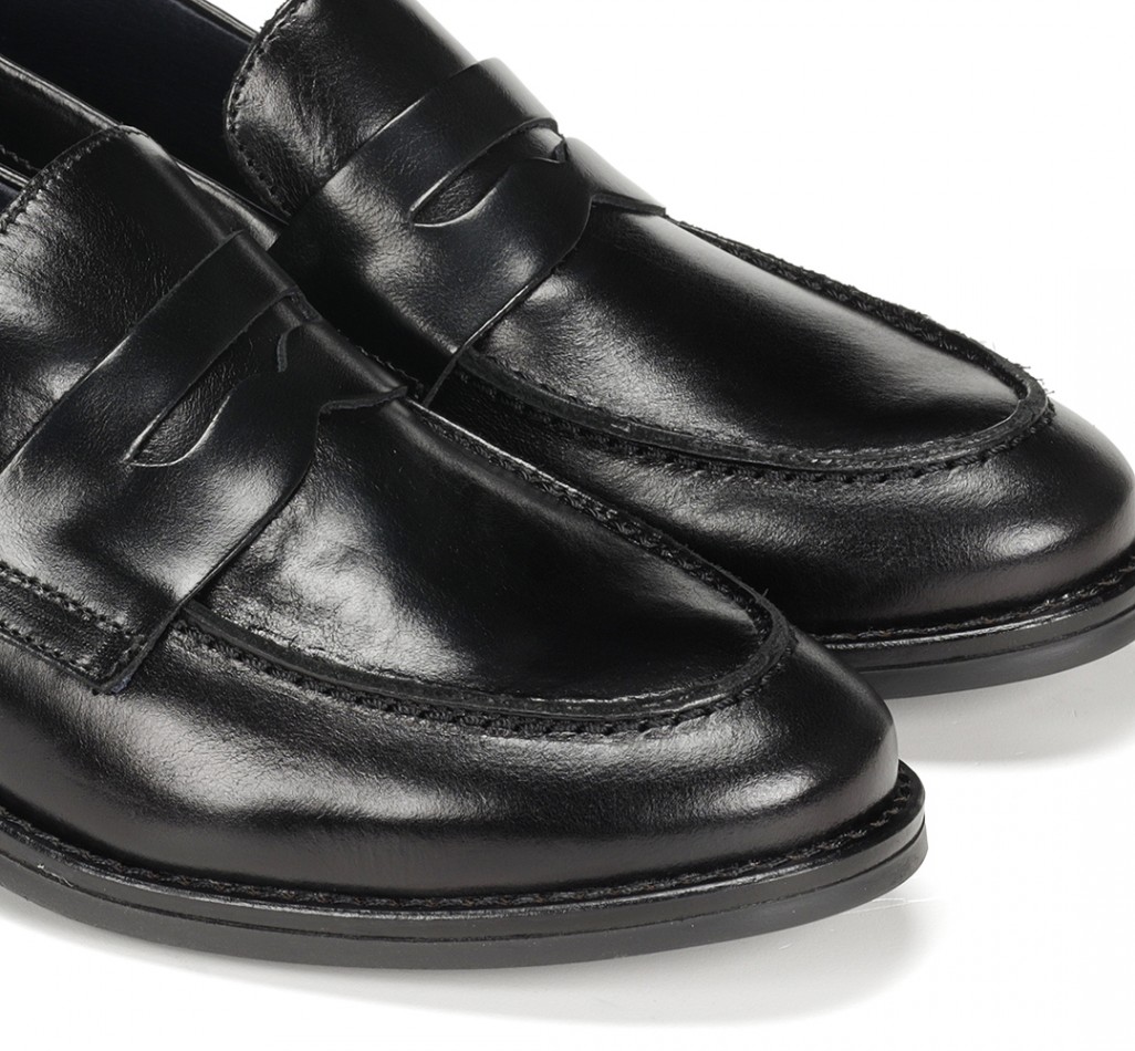 HARVARD D8342 Black Shoe