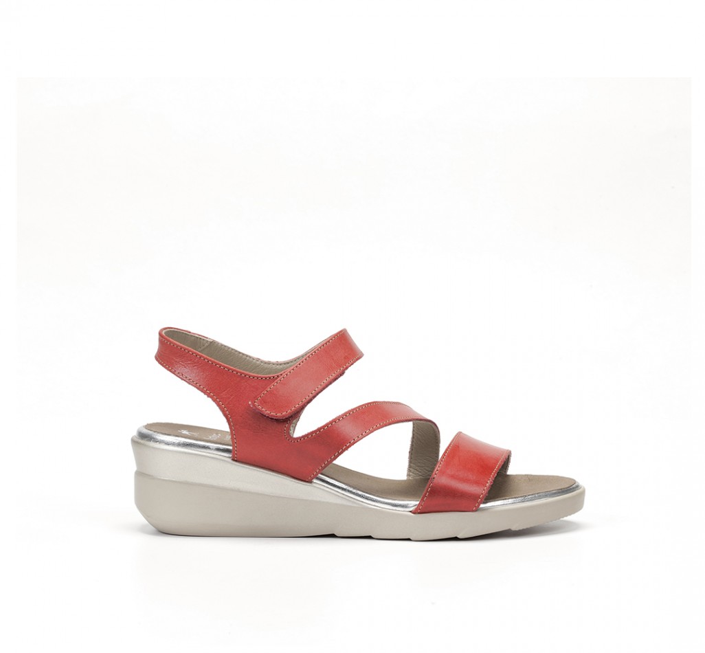 OBI F0452 Roter Sandale.