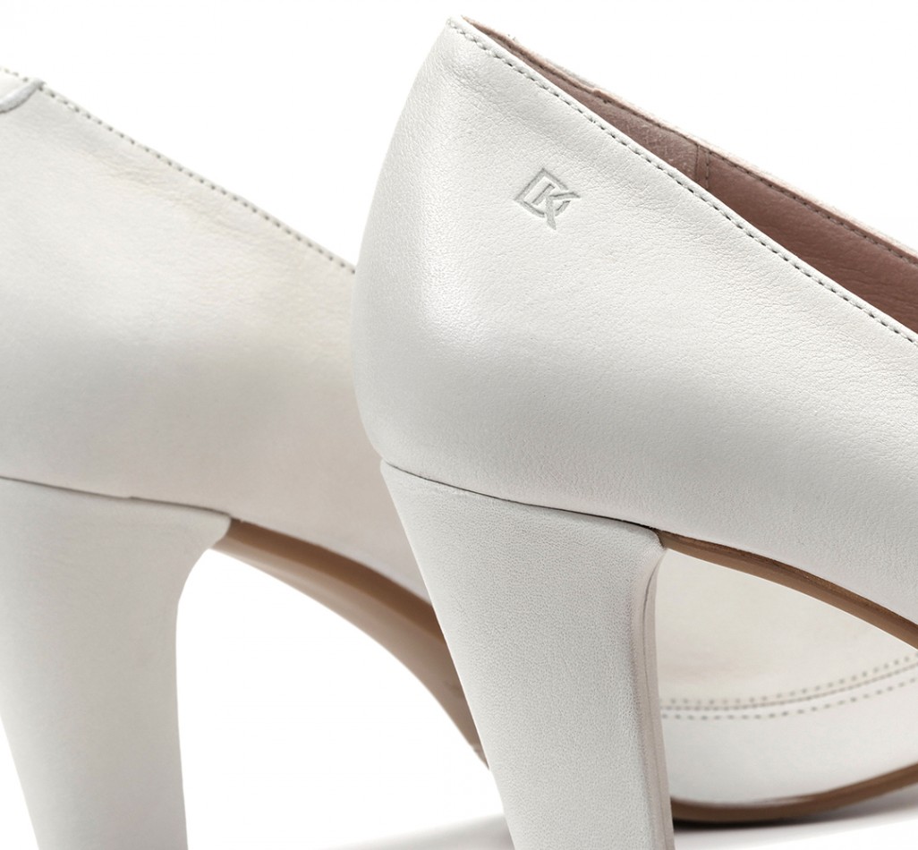 BLESA D5794 White-Heeled Shoe